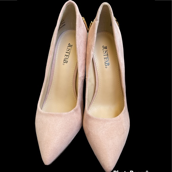NWOT Elegant JUSTFAB Blush Pink Suede PUMPS Embellished with GOLD - Picture 2 of 7